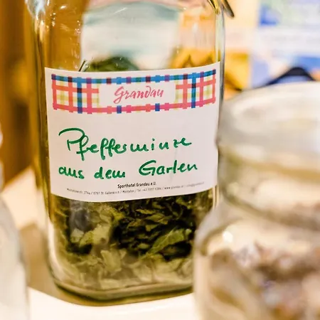 Hotel Boutiquehotel Grandau 4*