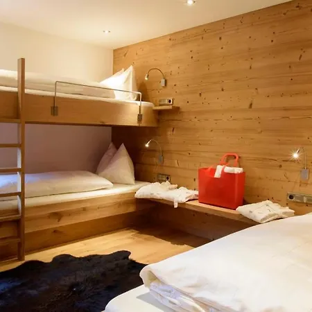 Hotel Boutiquehotel Grandau 4*
